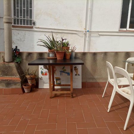 Aparteasy - Central Gracia Apartments บาร์เซโลนา ภายนอก รูปภาพ