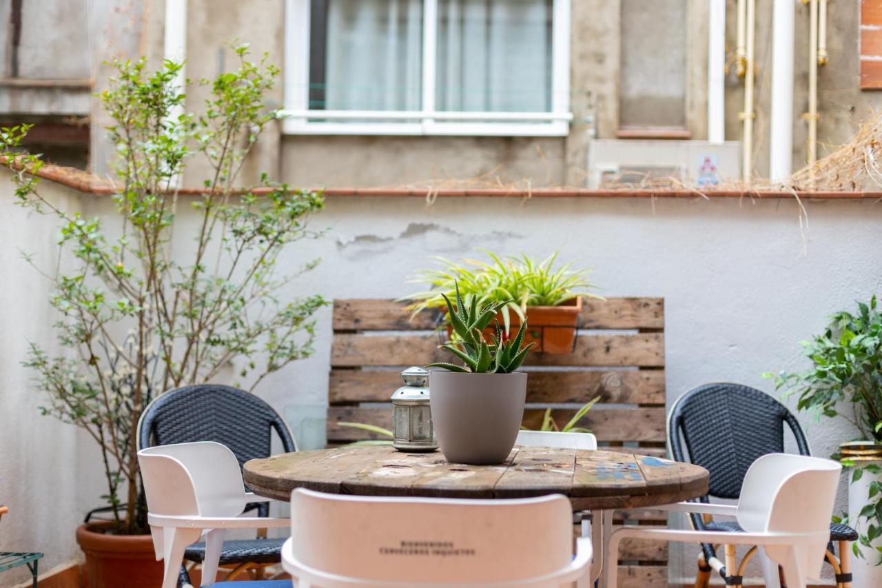 Aparteasy - Central Gracia Apartments บาร์เซโลนา ภายนอก รูปภาพ