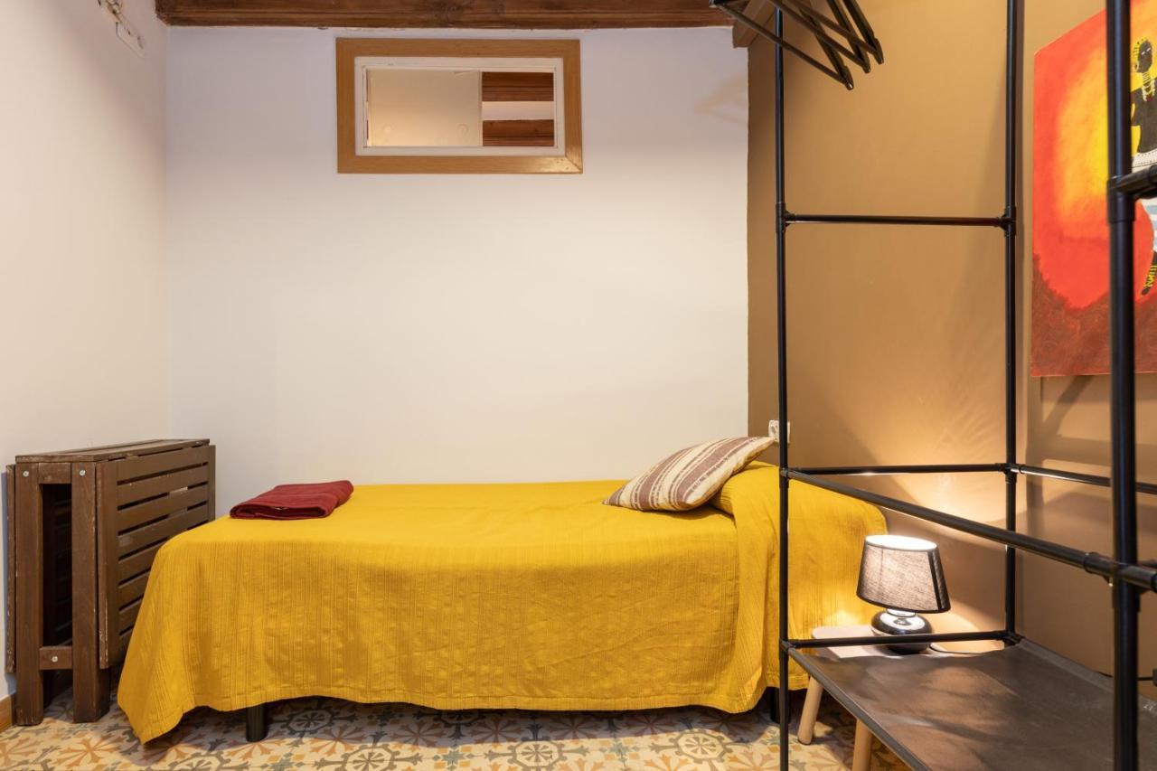 Aparteasy - Central Gracia Apartments บาร์เซโลนา ภายนอก รูปภาพ
