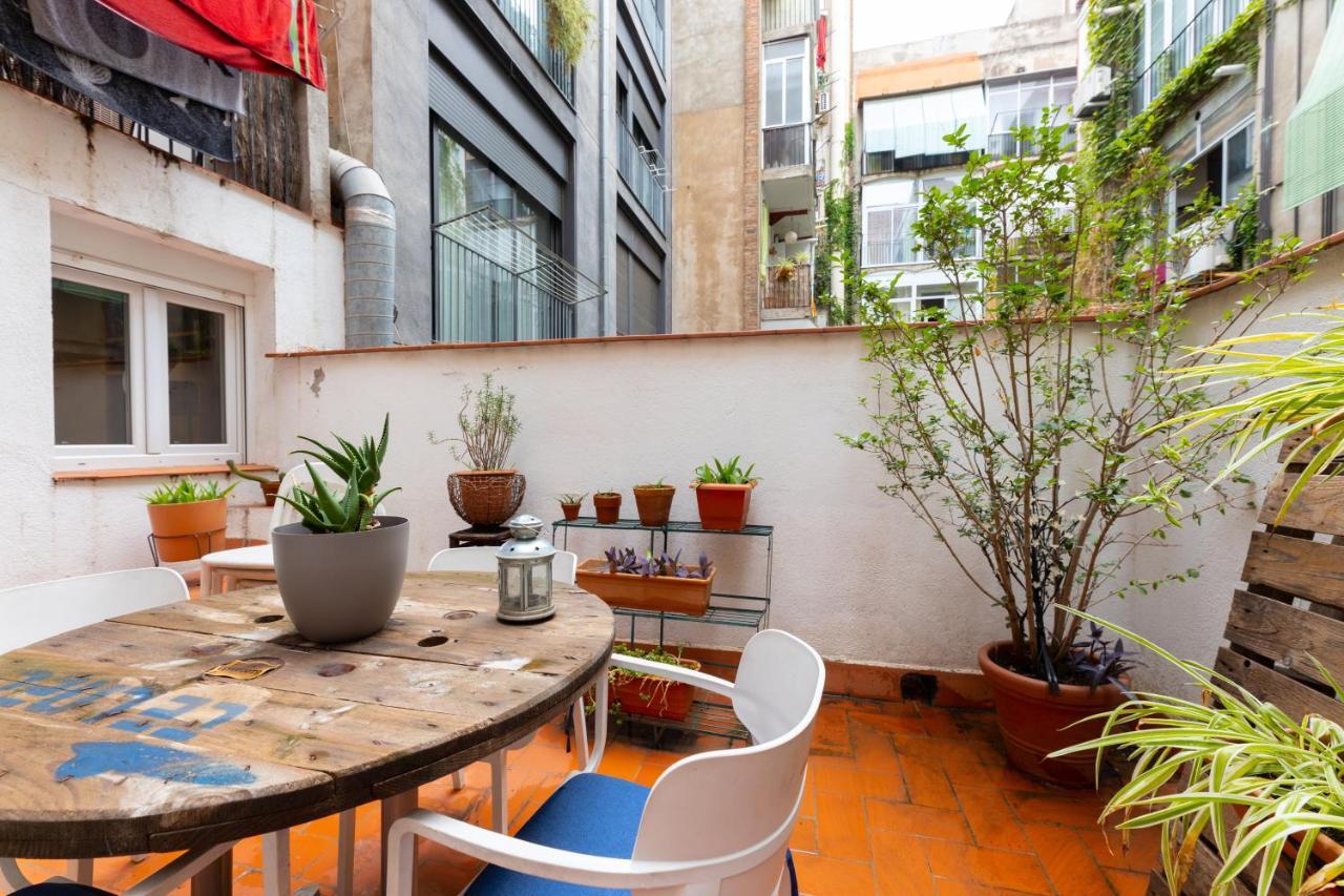 Aparteasy - Central Gracia Apartments บาร์เซโลนา ภายนอก รูปภาพ