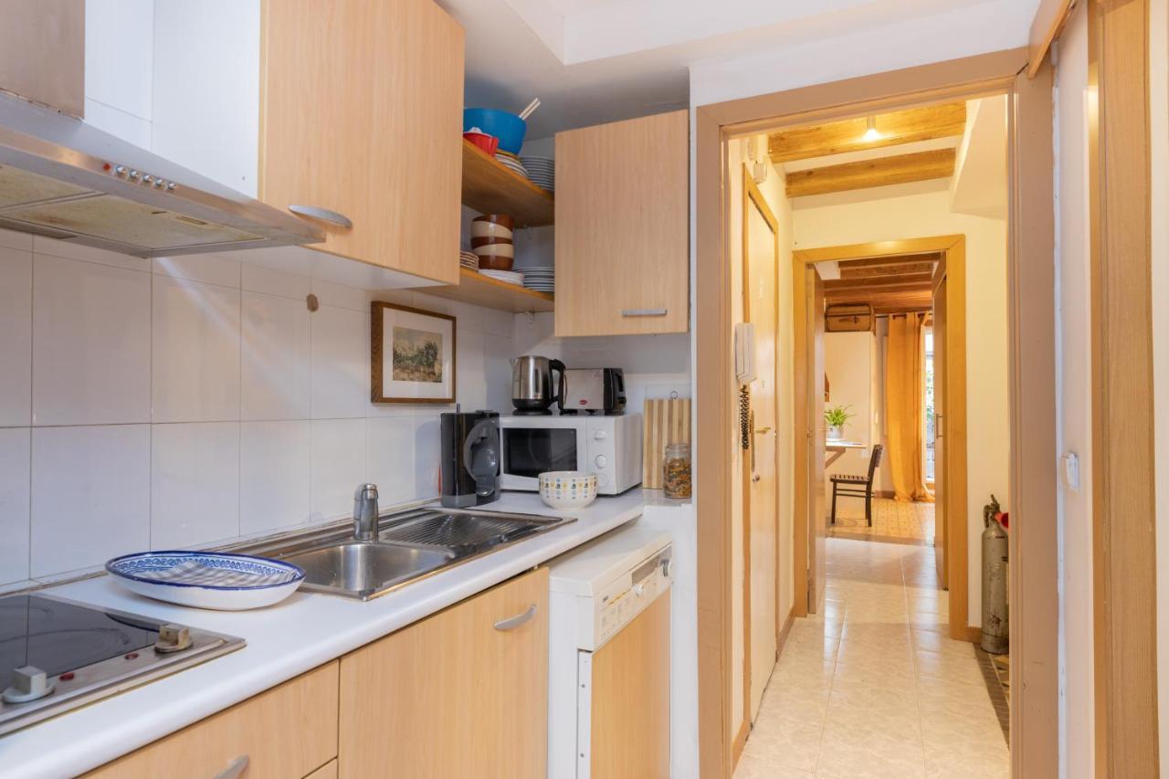 Aparteasy - Central Gracia Apartments บาร์เซโลนา ภายนอก รูปภาพ