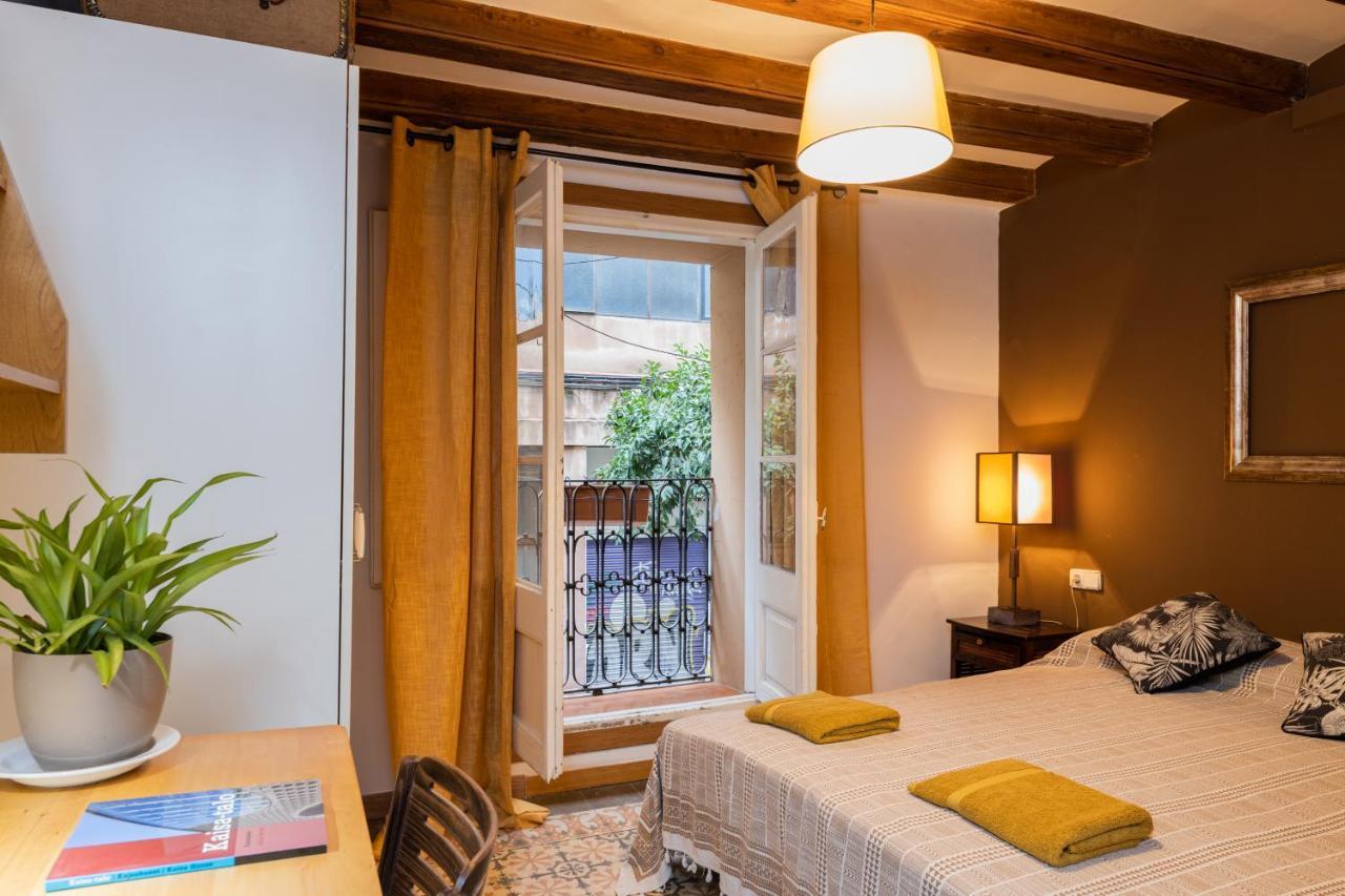 Aparteasy - Central Gracia Apartments บาร์เซโลนา ภายนอก รูปภาพ