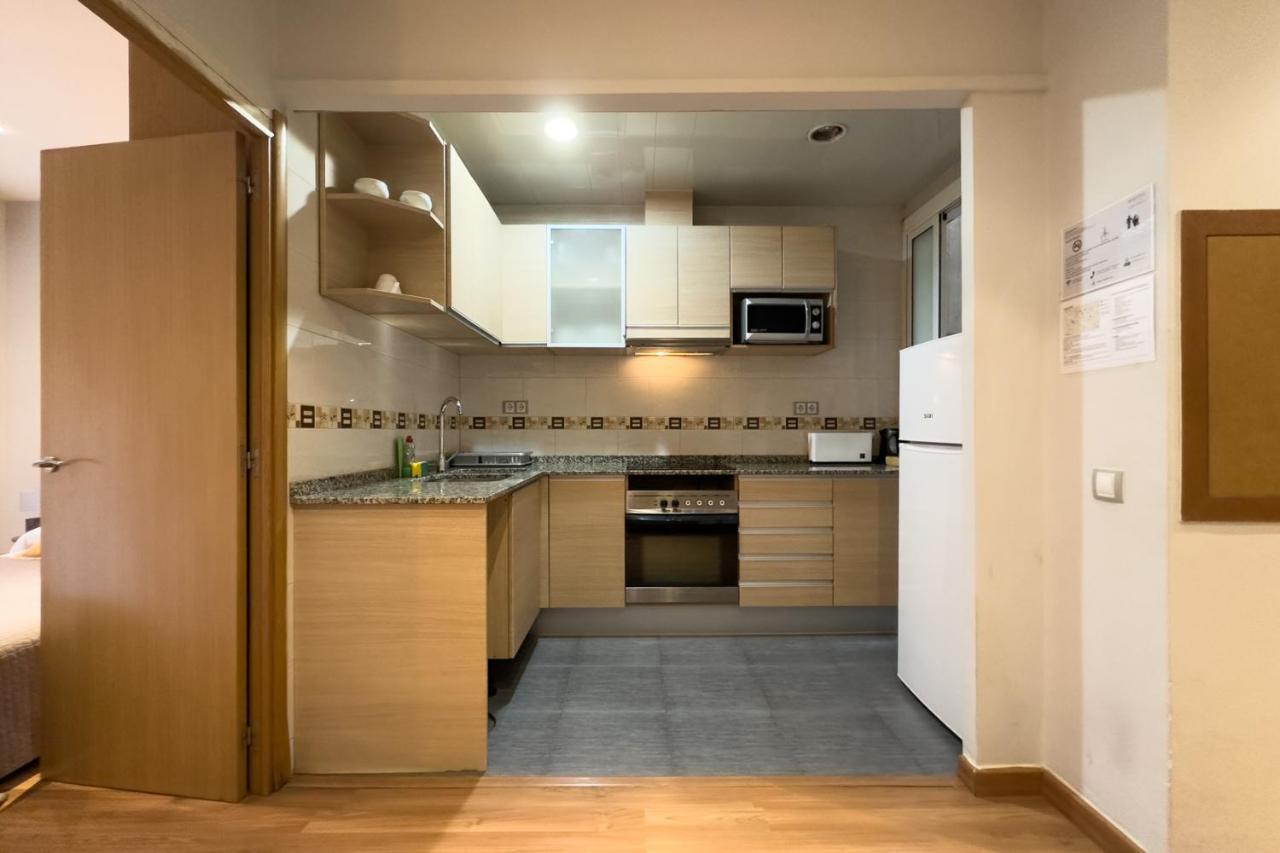 Aparteasy - Central Gracia Apartments บาร์เซโลนา ภายนอก รูปภาพ