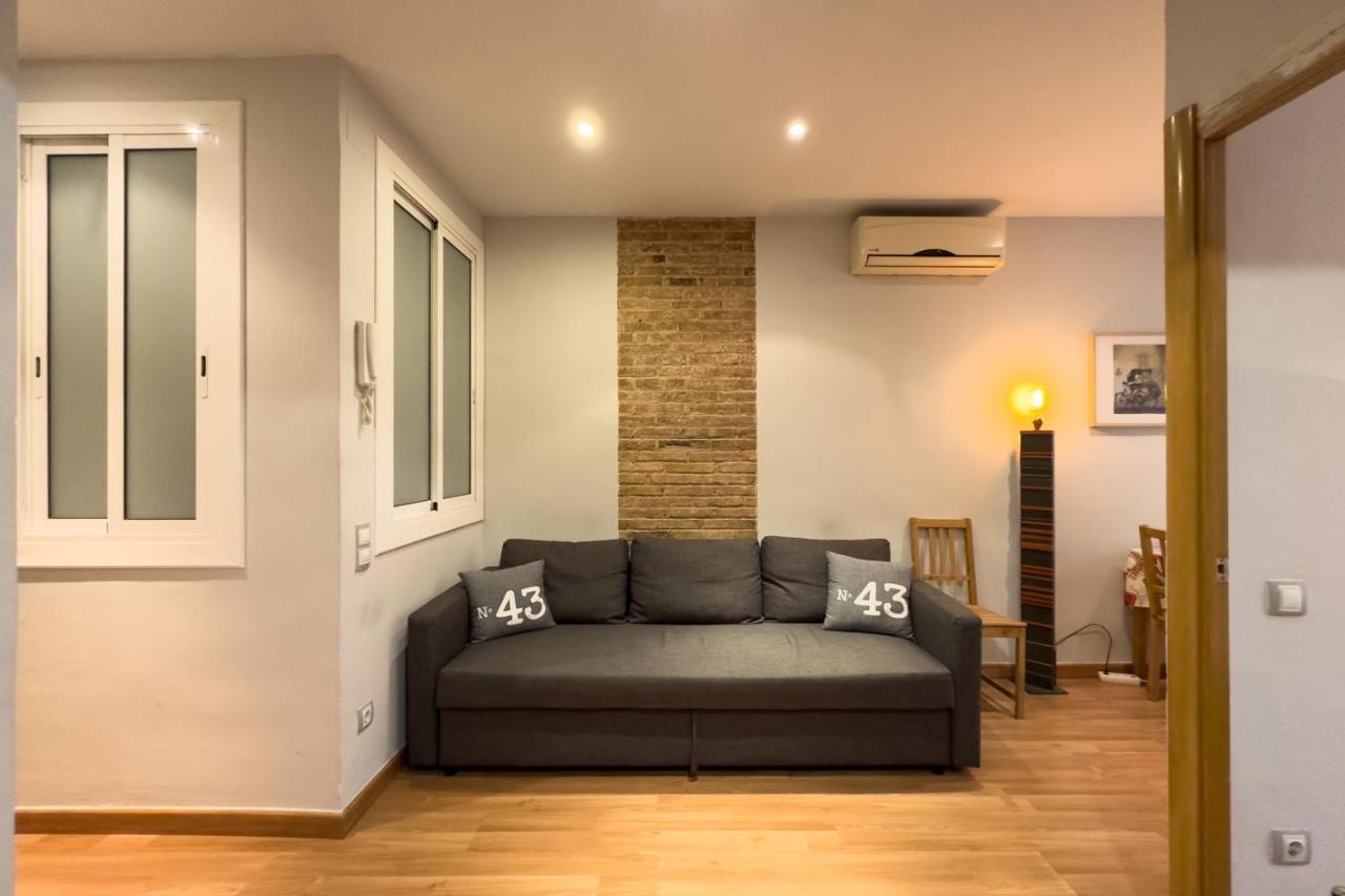 Aparteasy - Central Gracia Apartments บาร์เซโลนา ภายนอก รูปภาพ