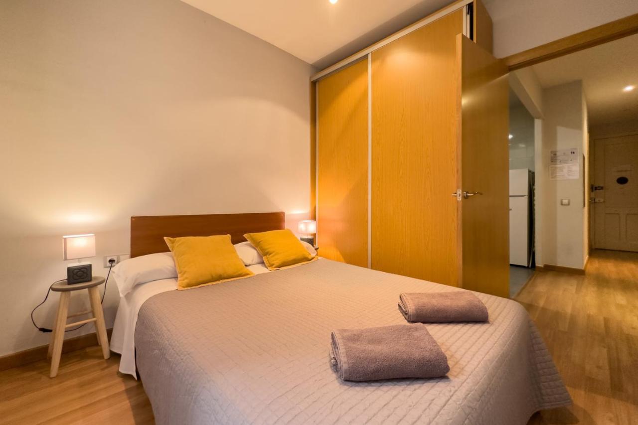 Aparteasy - Central Gracia Apartments บาร์เซโลนา ภายนอก รูปภาพ