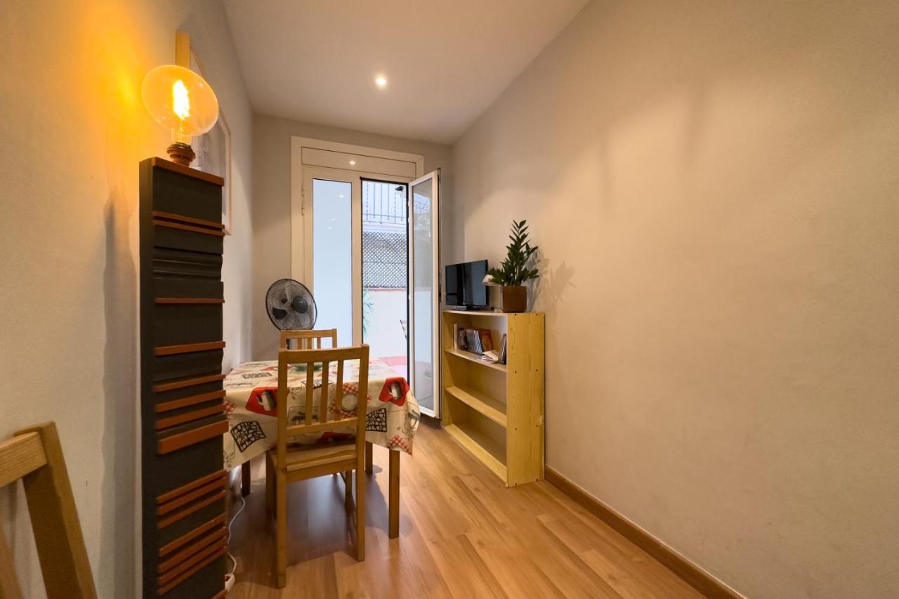 Aparteasy - Central Gracia Apartments บาร์เซโลนา ภายนอก รูปภาพ