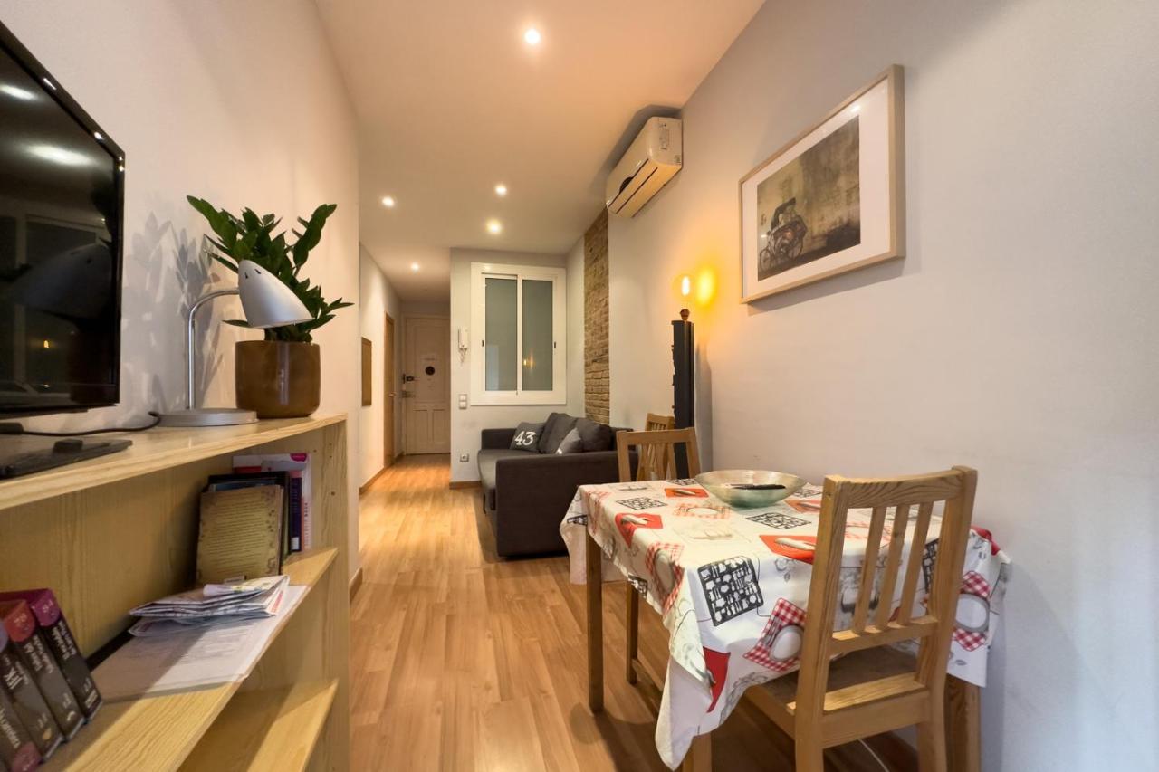 Aparteasy - Central Gracia Apartments บาร์เซโลนา ภายนอก รูปภาพ