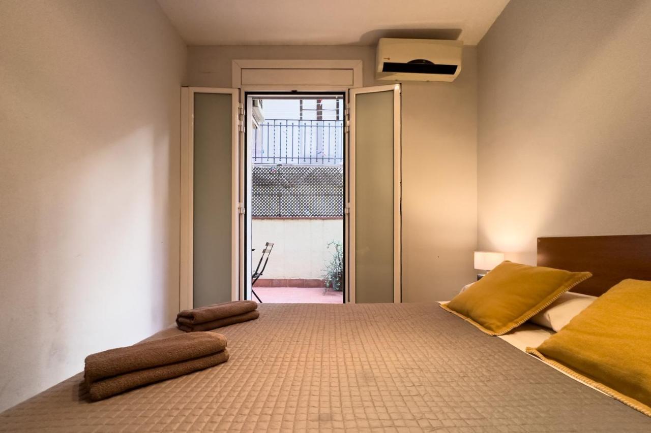 Aparteasy - Central Gracia Apartments บาร์เซโลนา ภายนอก รูปภาพ