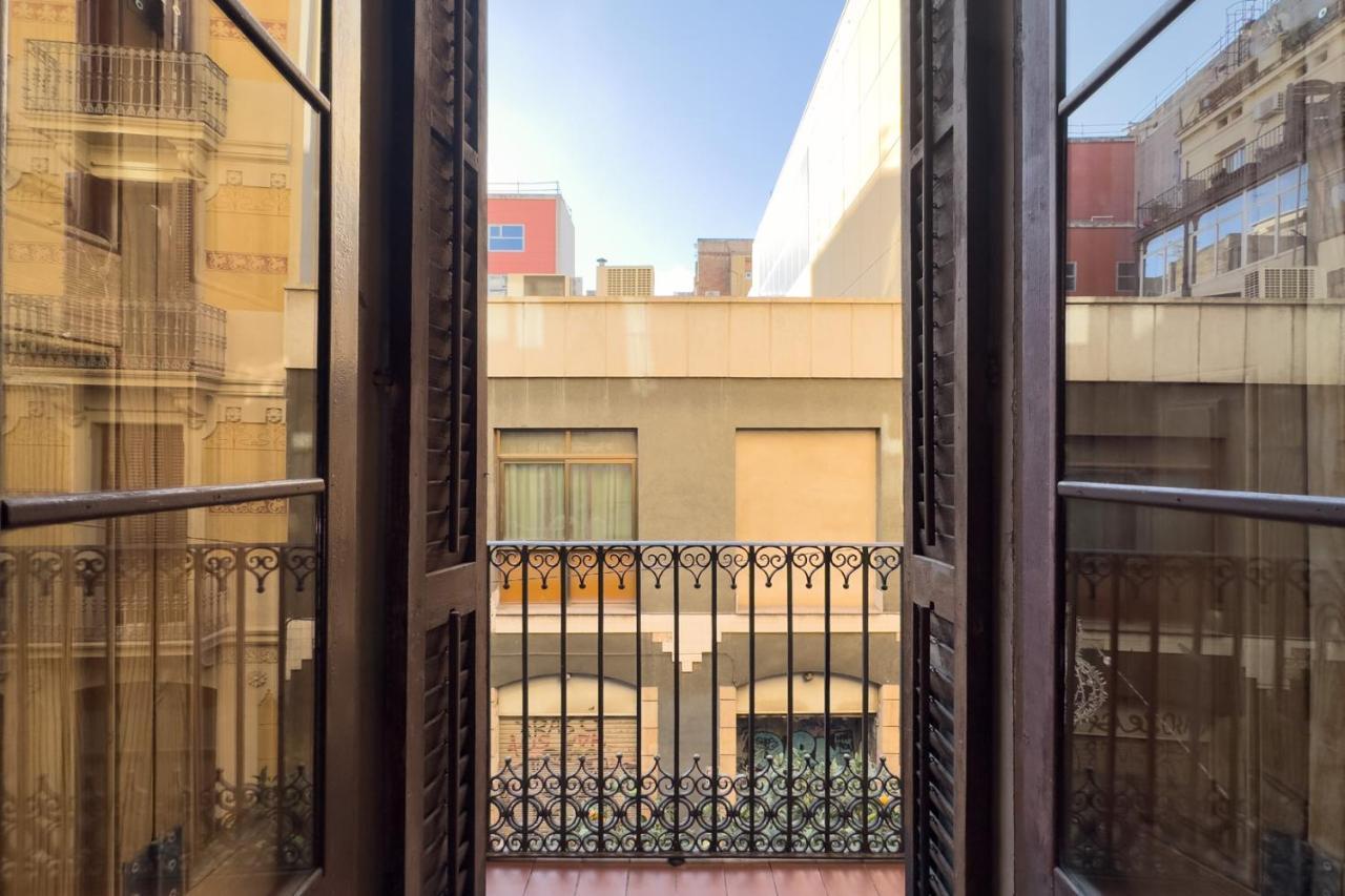 Aparteasy - Central Gracia Apartments บาร์เซโลนา ภายนอก รูปภาพ