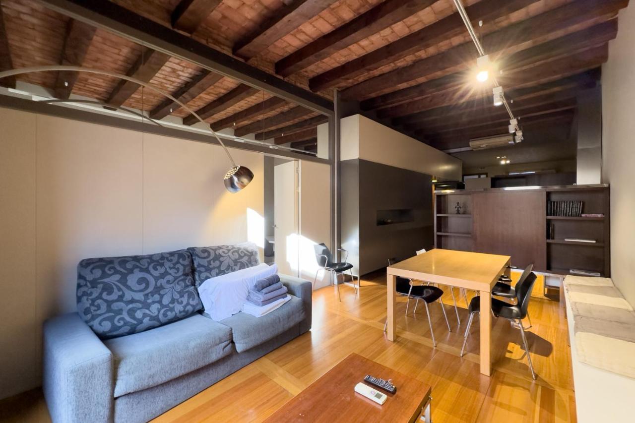 Aparteasy - Central Gracia Apartments บาร์เซโลนา ภายนอก รูปภาพ