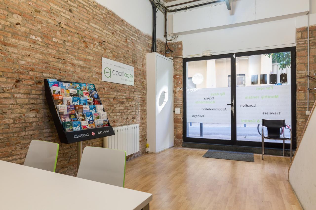 Aparteasy - Central Gracia Apartments บาร์เซโลนา ภายนอก รูปภาพ