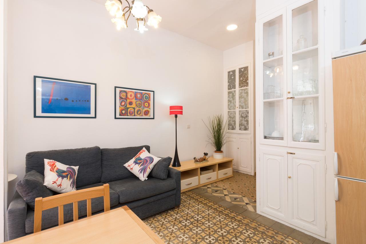 Aparteasy - Central Gracia Apartments บาร์เซโลนา ภายนอก รูปภาพ
