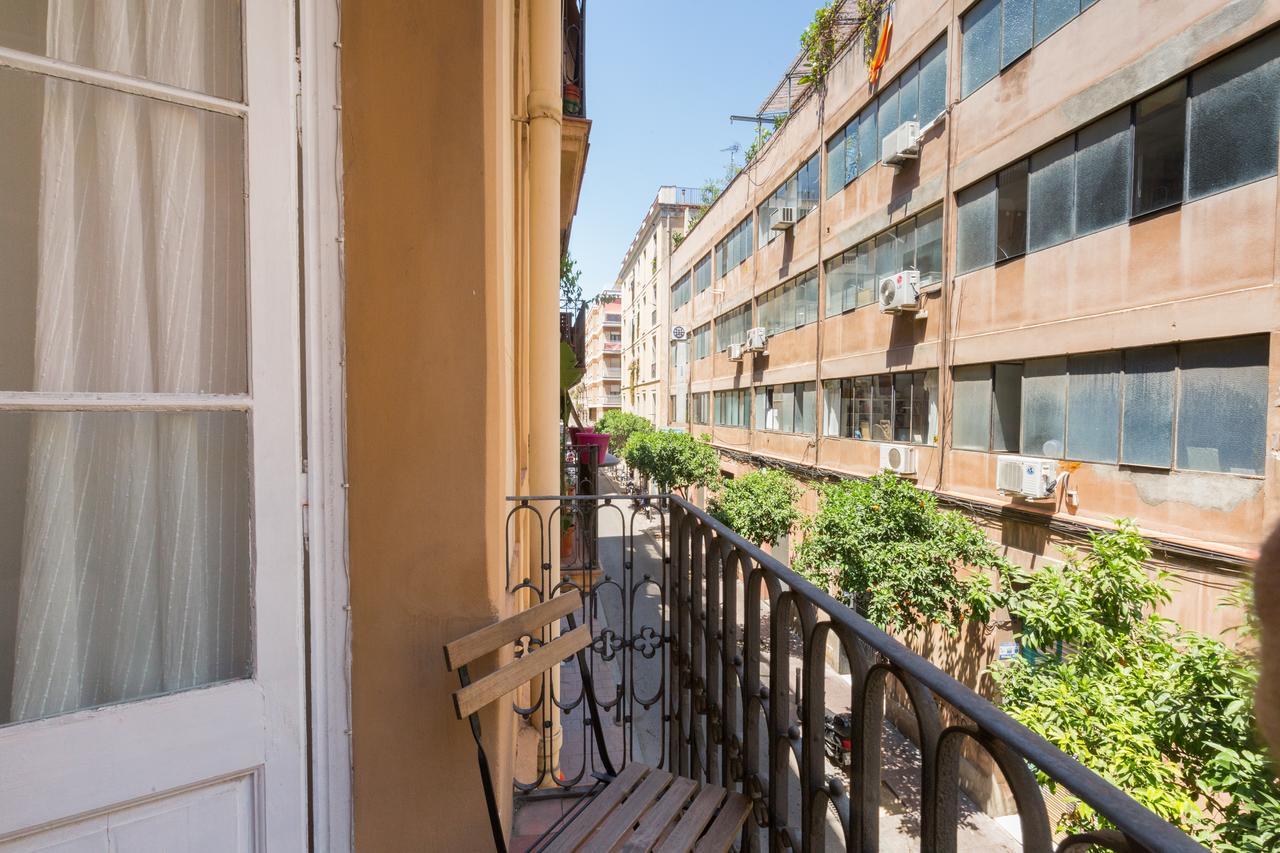 Aparteasy - Central Gracia Apartments บาร์เซโลนา ภายนอก รูปภาพ