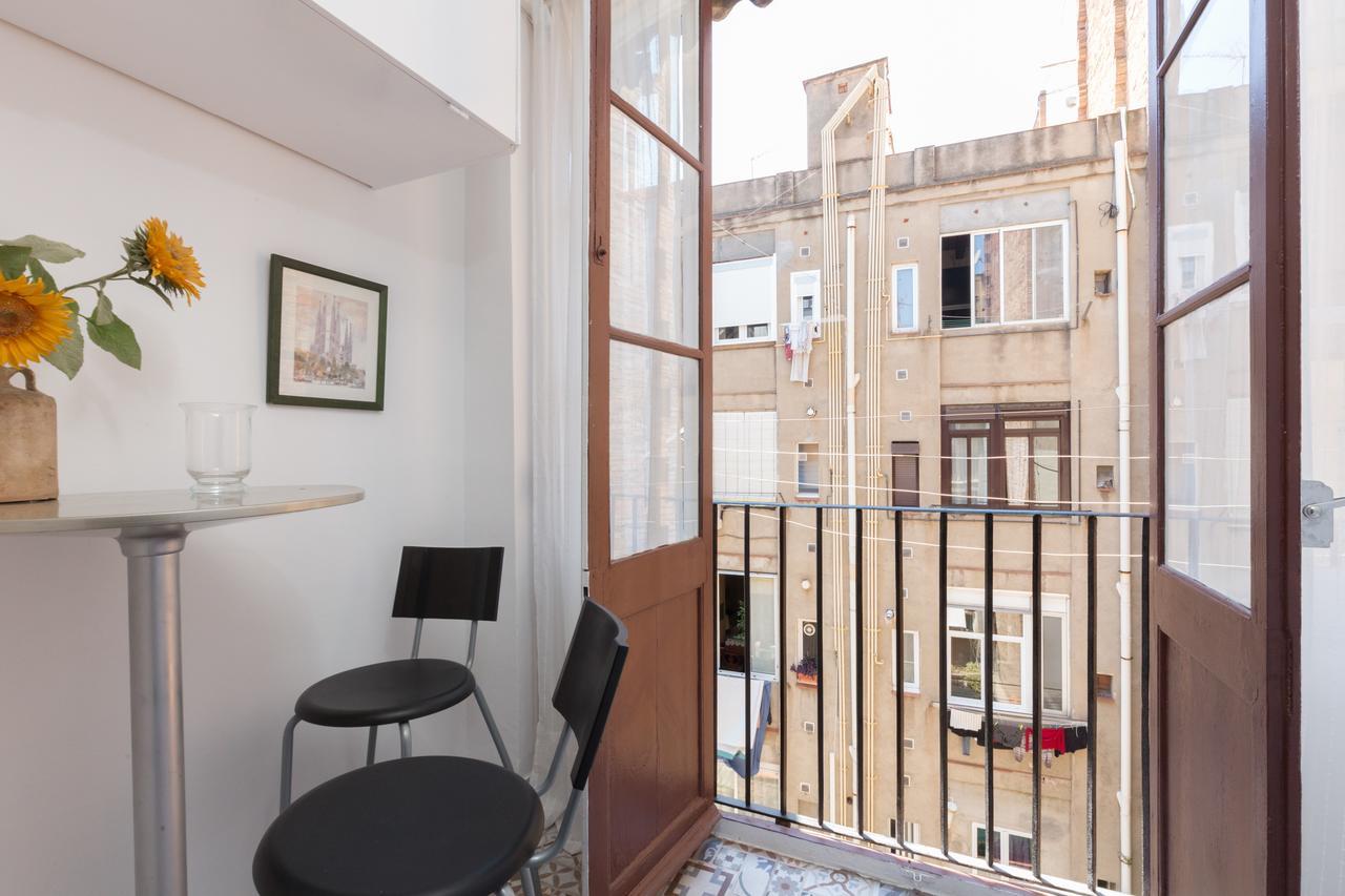 Aparteasy - Central Gracia Apartments บาร์เซโลนา ภายนอก รูปภาพ